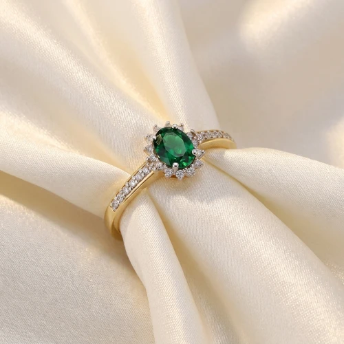 Złoty Pierścionek ze szmaragdem i diamentami 0,51ct